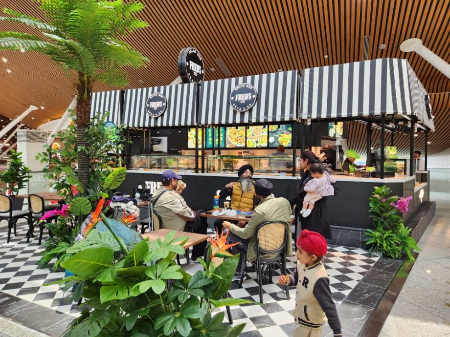 Fred's Salad Bar, KLIA, Satellite Building